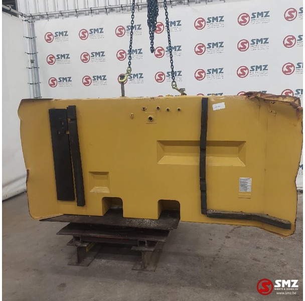 Caterpillar Counterweight 2.47T Caterpillar - Frame/ Chassis for Material handling equipment: picture 2 Caterpillar Counterweight 2.47T Caterpillar - Frame/ Chassis for Material handling equipment: picture 2