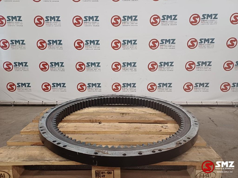 Caterpillar Gear + bearing swing Caterpillar - Frame/ Chassis for Material handling equipment: picture 1 Caterpillar Gear + bearing swing Caterpillar - Frame/ Chassis for Material handling equipment: picture 1