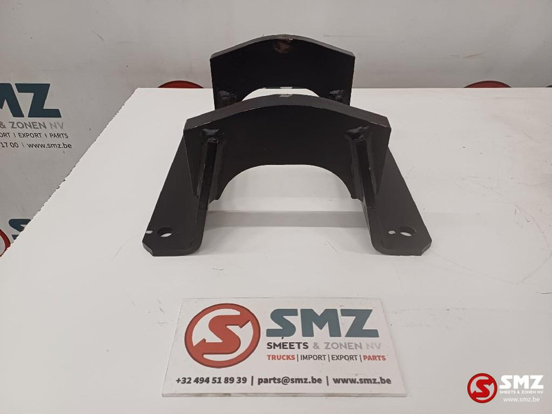Caterpillar Track guide guard Caterpillar - Frame/ Chassis for Material handling equipment: picture 3 Caterpillar Track guide guard Caterpillar - Frame/ Chassis for Material handling equipment: picture 3