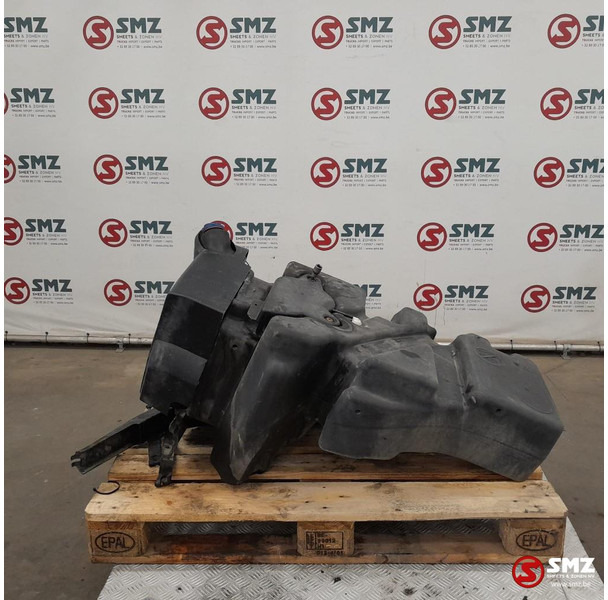 DAF Occ AdBluetank 90L + steunen DAF - Fuel processing/ Fuel delivery for Truck: picture 2 DAF Occ AdBluetank 90L + steunen DAF - Fuel processing/ Fuel delivery for Truck: picture 2