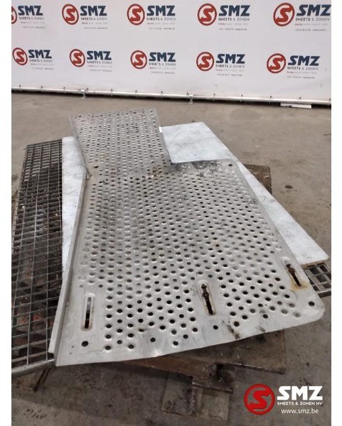 DAF Occ bordesplaat DAF CF85 - Frame/ Chassis for Truck: picture 1 DAF Occ bordesplaat DAF CF85 - Frame/ Chassis for Truck: picture 1