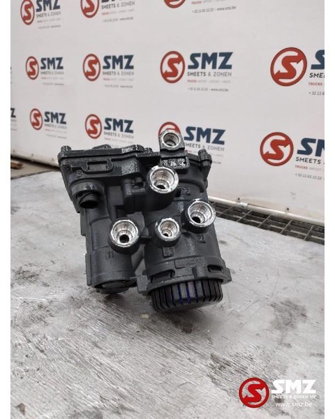DAF Occ volgwagen stuurventiel DAF Iveco MAN Mercedes - Brake valve for Truck: picture 1 DAF Occ volgwagen stuurventiel DAF Iveco MAN Mercedes - Brake valve for Truck: picture 1