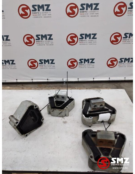 Iveco Occ set motorsteunen Iveco Trakker 41219893 412198 - Engine mount for Truck: picture 1 Iveco Occ set motorsteunen Iveco Trakker 41219893 412198 - Engine mount for Truck: picture 1