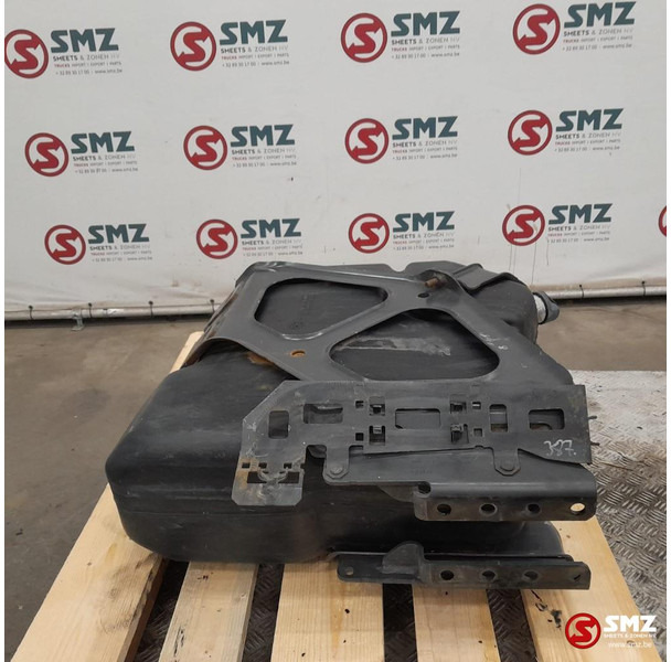 Mercedes-Benz Occ AdBluetank 60L + AdBlueniveausensor Mercedes - Fuel processing/ Fuel delivery for Truck: picture 5 Mercedes-Benz Occ AdBluetank 60L + AdBlueniveausensor Mercedes - Fuel processing/ Fuel delivery for Truck: picture 5