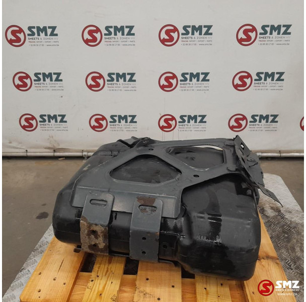 Mercedes-Benz Occ AdBluetank 60L + Adblueniveausensor Mercedes - Fuel processing/ Fuel delivery for Truck: picture 3 Mercedes-Benz Occ AdBluetank 60L + Adblueniveausensor Mercedes - Fuel processing/ Fuel delivery for Truck: picture 3