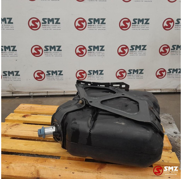 Mercedes-Benz Occ AdBluetank 60L + Adblueniveausensor Mercedes - Fuel processing/ Fuel delivery for Truck: picture 1 Mercedes-Benz Occ AdBluetank 60L + Adblueniveausensor Mercedes - Fuel processing/ Fuel delivery for Truck: picture 1