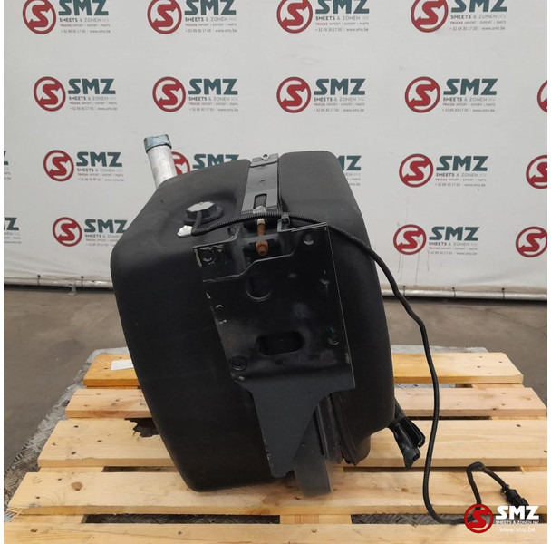 Mercedes-Benz Occ AdBluetank 85L + AdBlueniveausensor Mercedes - Fuel processing/ Fuel delivery for Truck: picture 3 Mercedes-Benz Occ AdBluetank 85L + AdBlueniveausensor Mercedes - Fuel processing/ Fuel delivery for Truck: picture 3