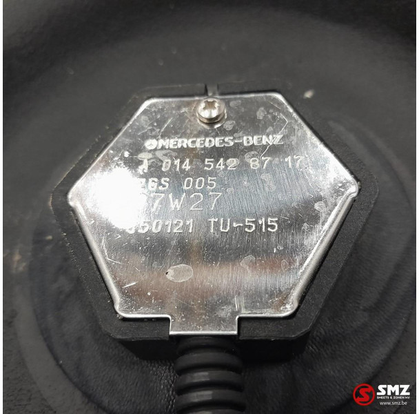 Mercedes-Benz Occ AdBluetank 85L + AdBlueniveausensor Mercedes - Fuel processing/ Fuel delivery for Truck: picture 5 Mercedes-Benz Occ AdBluetank 85L + AdBlueniveausensor Mercedes - Fuel processing/ Fuel delivery for Truck: picture 5