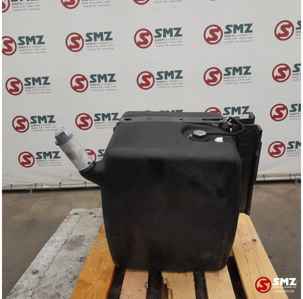 Mercedes-Benz Occ AdBluetank 85L + AdBlueniveausensor Mercedes - Fuel processing/ Fuel delivery for Truck: picture 1 Mercedes-Benz Occ AdBluetank 85L + AdBlueniveausensor Mercedes - Fuel processing/ Fuel delivery for Truck: picture 1