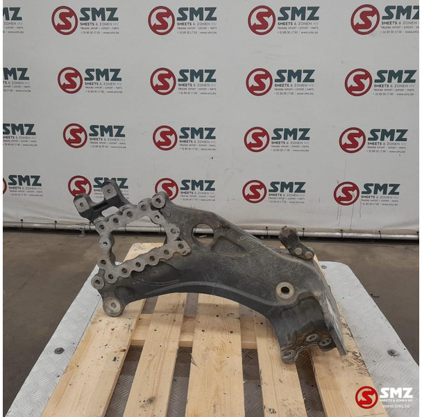 Mercedes-Benz Occ bladveerbeugel vooras rechts Mercedes - Frame/ Chassis for Truck: picture 2 Mercedes-Benz Occ bladveerbeugel vooras rechts Mercedes - Frame/ Chassis for Truck: picture 2