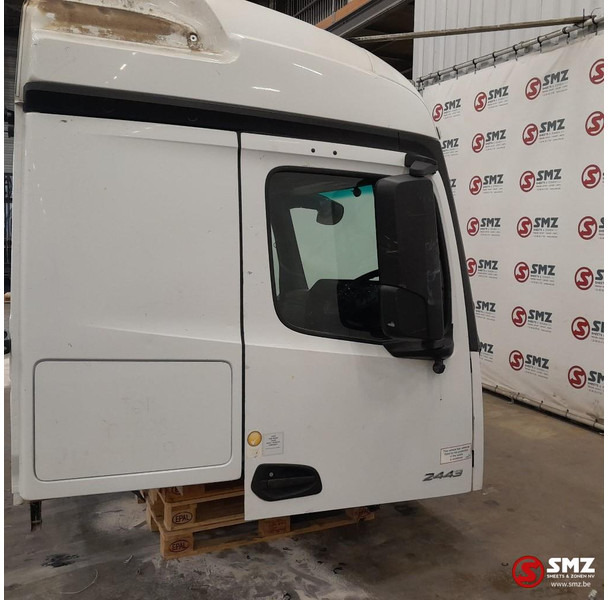 Mercedes-Benz Occ cabine RHD Mercedes - Cab and interior for Truck: picture 4 Mercedes-Benz Occ cabine RHD Mercedes - Cab and interior for Truck: picture 4