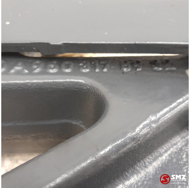 Mercedes-Benz Occ montagebeugels links Mercedes - Frame/ Chassis for Truck: picture 4 Mercedes-Benz Occ montagebeugels links Mercedes - Frame/ Chassis for Truck: picture 4