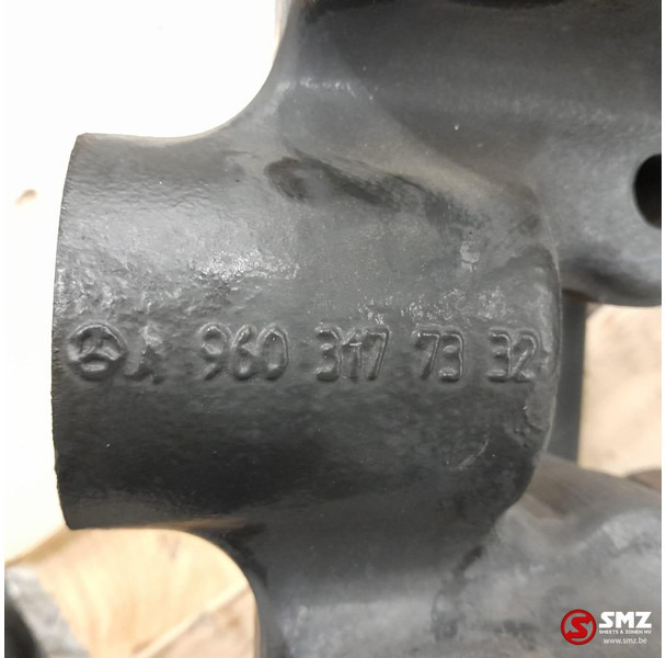 Mercedes-Benz Occ montagebeugels rechts Mercedes - Frame/ Chassis for Truck: picture 5 Mercedes-Benz Occ montagebeugels rechts Mercedes - Frame/ Chassis for Truck: picture 5