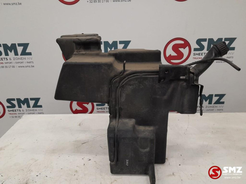 Mercedes-Benz Occ ruitensproeiervloeistoftank + waterpomp Merced - Wiper for Truck: picture 1 Mercedes-Benz Occ ruitensproeiervloeistoftank + waterpomp Merced - Wiper for Truck: picture 1