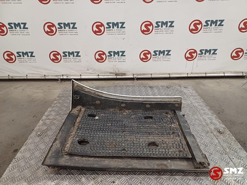 Mercedes-Benz Occ spatbord linksvooraan Mercedes - Body and exterior for Truck: picture 4 Mercedes-Benz Occ spatbord linksvooraan Mercedes - Body and exterior for Truck: picture 4