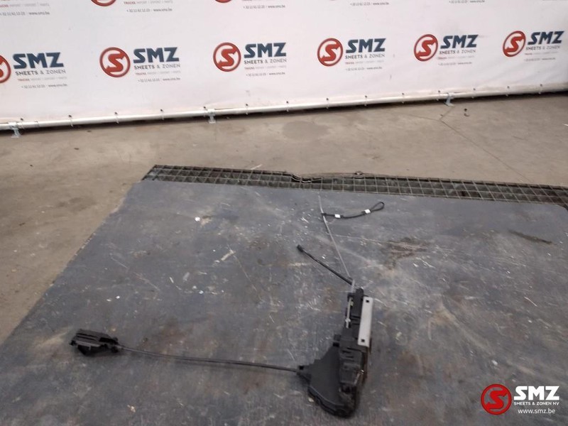 Renault Occ Deurslot rechts Renault T - Door and parts for Truck: picture 2 Renault Occ Deurslot rechts Renault T - Door and parts for Truck: picture 2