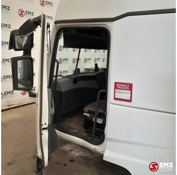 Renault Occ cabine RHD Renault T - Cab and interior for Truck: picture 5 Renault Occ cabine RHD Renault T - Cab and interior for Truck: picture 5