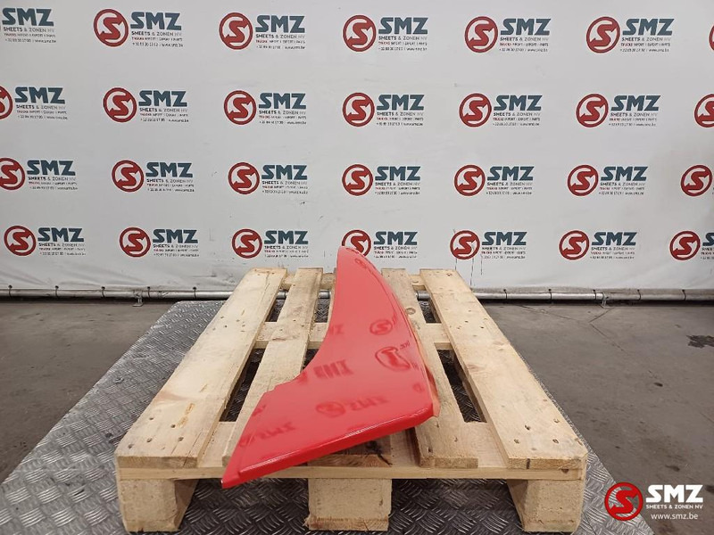 Renault Occ cabinespoiler links Renault - Aerodynamics/ Spoiler for Truck: picture 3 Renault Occ cabinespoiler links Renault - Aerodynamics/ Spoiler for Truck: picture 3