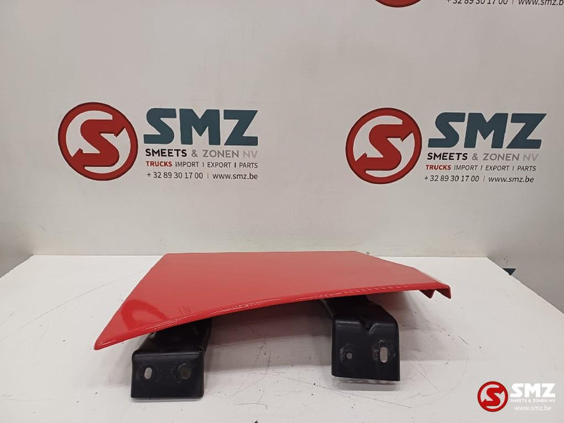 Renault Occ cabinespoiler linksboven Renault - Aerodynamics/ Spoiler for Truck: picture 4 Renault Occ cabinespoiler linksboven Renault - Aerodynamics/ Spoiler for Truck: picture 4