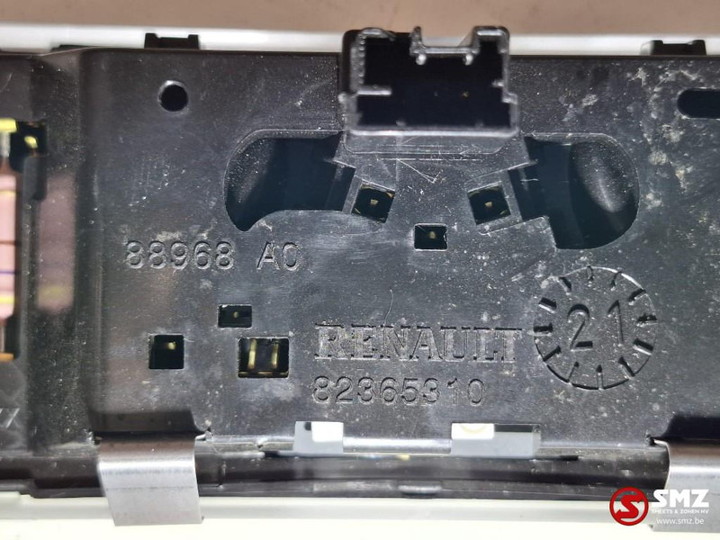 Renault Occ set interieurverlichting Renault - Lights/ Lighting for Truck: picture 3 Renault Occ set interieurverlichting Renault - Lights/ Lighting for Truck: picture 3