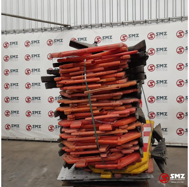 Diversen Occ lot diverse verkeersignalisatie - Spare parts for Truck: picture 3 Diversen Occ lot diverse verkeersignalisatie - Spare parts for Truck: picture 3