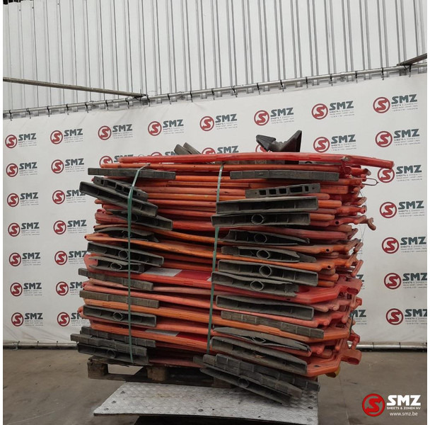 Diversen Occ lot diverse verkeersignalisatie - Spare parts for Truck: picture 2 Diversen Occ lot diverse verkeersignalisatie - Spare parts for Truck: picture 2