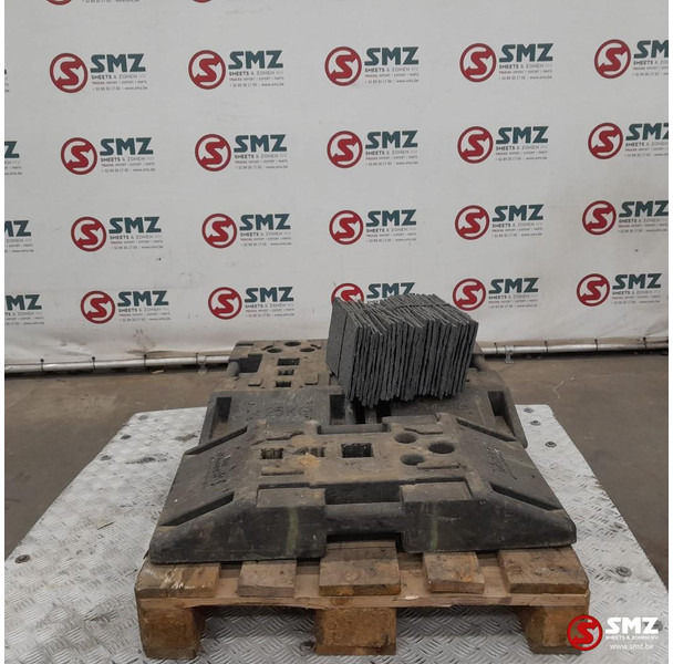 Diversen Occ lot steunvoeten verkeersborden - Spare parts for Truck: picture 4 Diversen Occ lot steunvoeten verkeersborden - Spare parts for Truck: picture 4