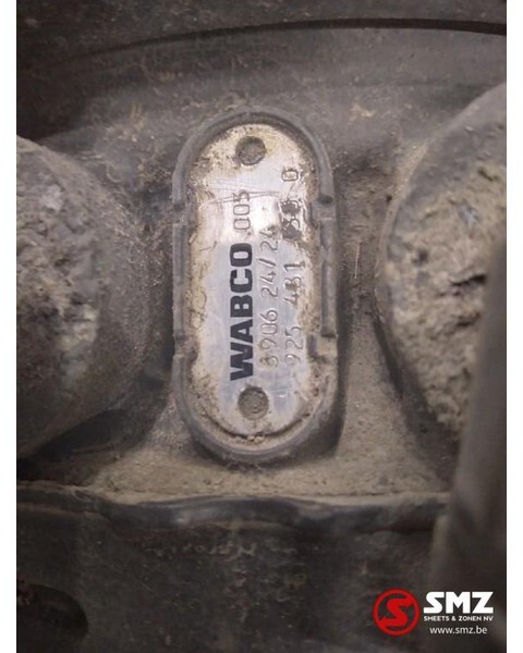 Volvo Occ Remcilinder vooras rechts VOLVO FH - Brake cylinder for Truck: picture 2 Volvo Occ Remcilinder vooras rechts VOLVO FH - Brake cylinder for Truck: picture 2