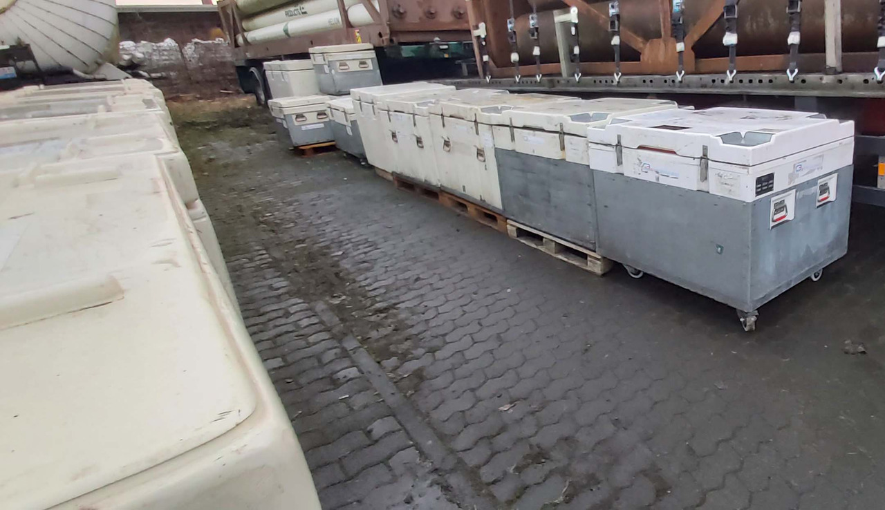 Dry ice containers used for dry ice (Trockeneis) boxes - Swap body - box: picture 3 Dry ice containers used for dry ice (Trockeneis) boxes - Swap body - box: picture 3