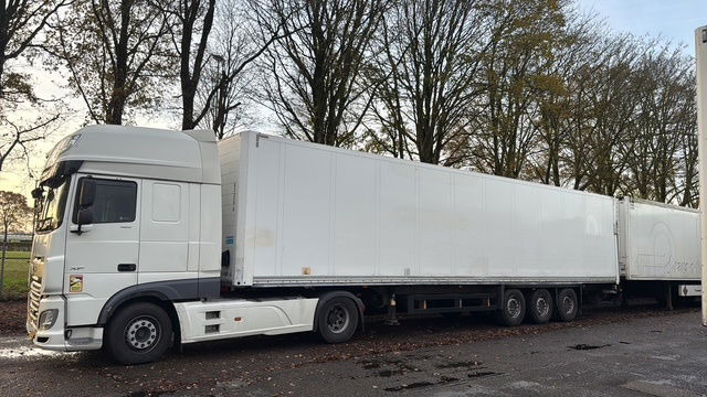 Schmitz Cargobull Achter sluitklep Liftassen - Closed box semi-trailer: picture 1 Schmitz Cargobull Achter sluitklep Liftassen - Closed box semi-trailer: picture 1