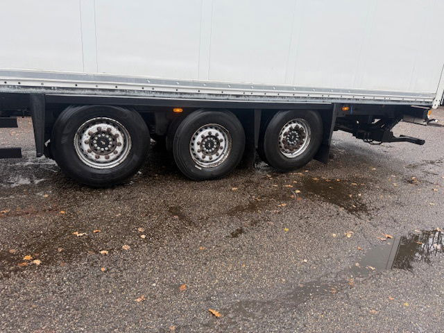 Schmitz Cargobull Achter sluitklep Liftassen - Closed box semi-trailer: picture 5 Schmitz Cargobull Achter sluitklep Liftassen - Closed box semi-trailer: picture 5