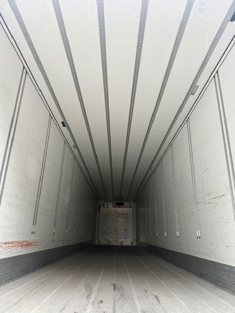Schmitz Cargobull Thermoking SLXe 300 weinig uren Laadklep Liftas - Refrigerator semi-trailer: picture 5 Schmitz Cargobull Thermoking SLXe 300 weinig uren Laadklep Liftas - Refrigerator semi-trailer: picture 5