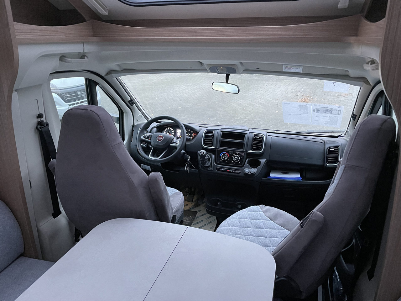 Semi-integrated motorhome CARADO T459 2022: picture 6