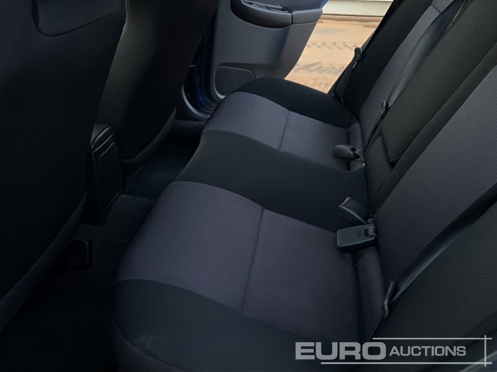 Car 2001 Subaru Impreza: picture 18