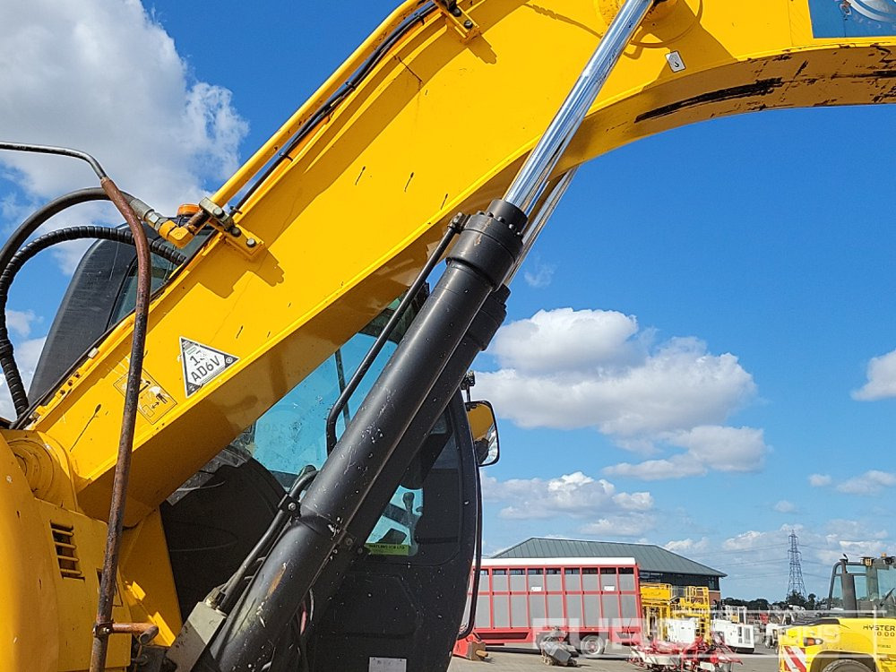 Crawler excavator 2011 JCB JS220LC: picture 19