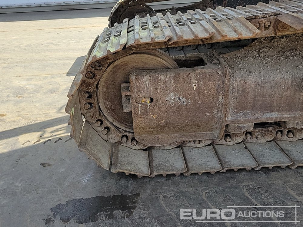 Crawler excavator 2011 JCB JS220LC: picture 12
