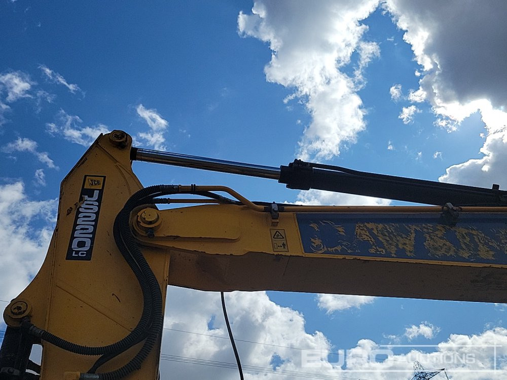 Crawler excavator 2011 JCB JS220LC: picture 29