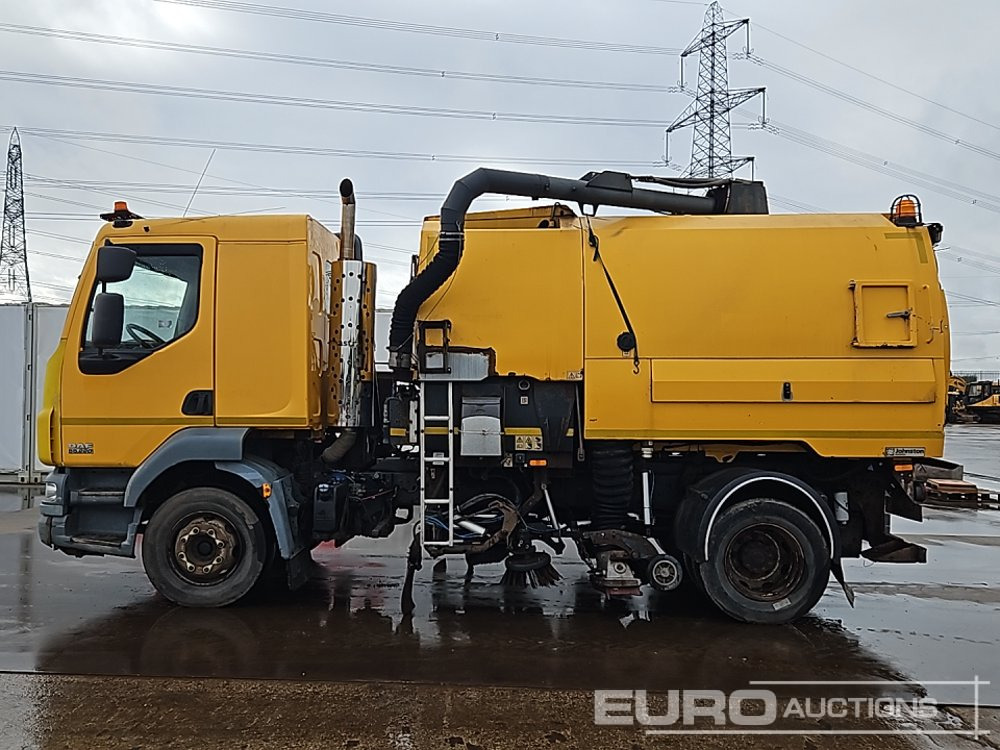 2012 DAF LF55.220 - Road sweeper: picture 2 2012 DAF LF55.220 - Road sweeper: picture 2
