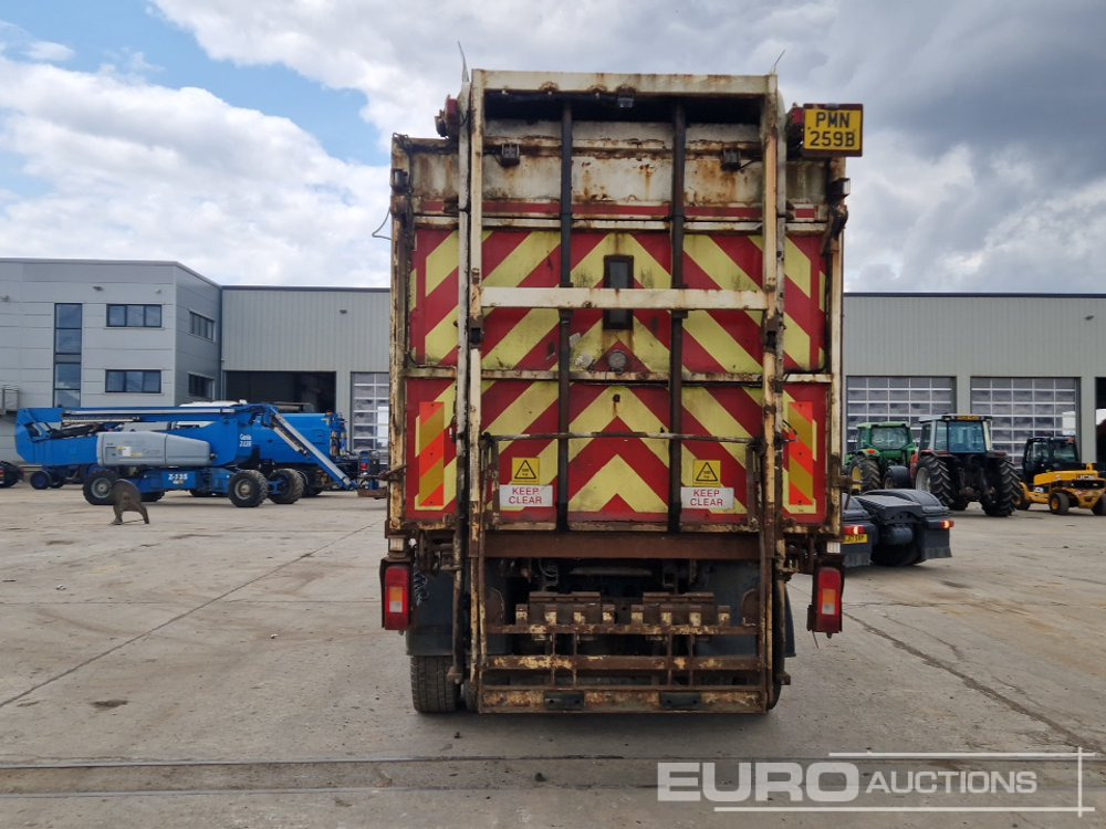 2012 Mercedes 1824 - Garbage truck: picture 4 2012 Mercedes 1824 - Garbage truck: picture 4