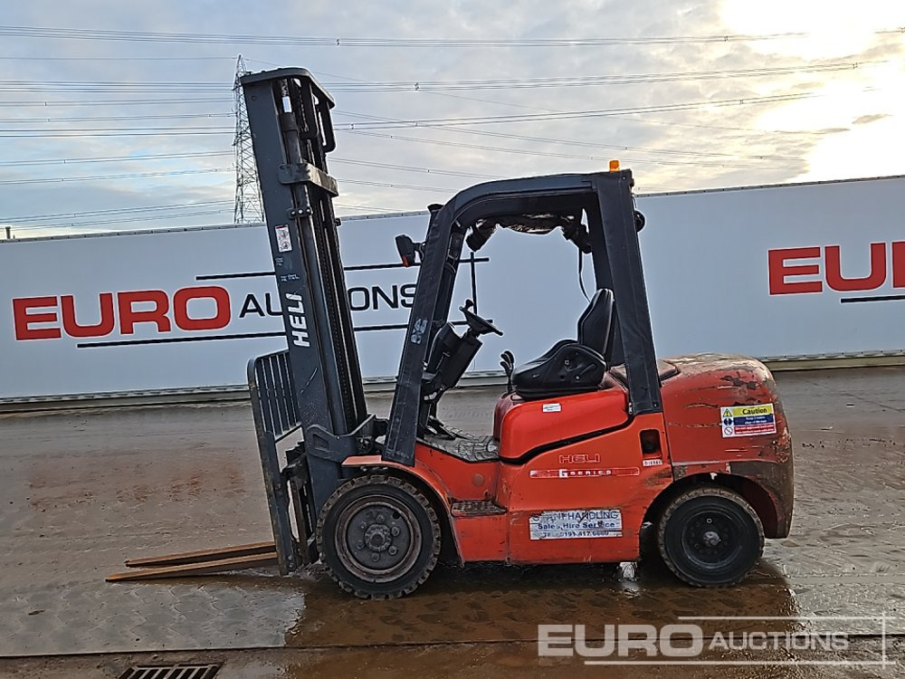 2013 Heli FD30G - Forklift: picture 2 2013 Heli FD30G - Forklift: picture 2