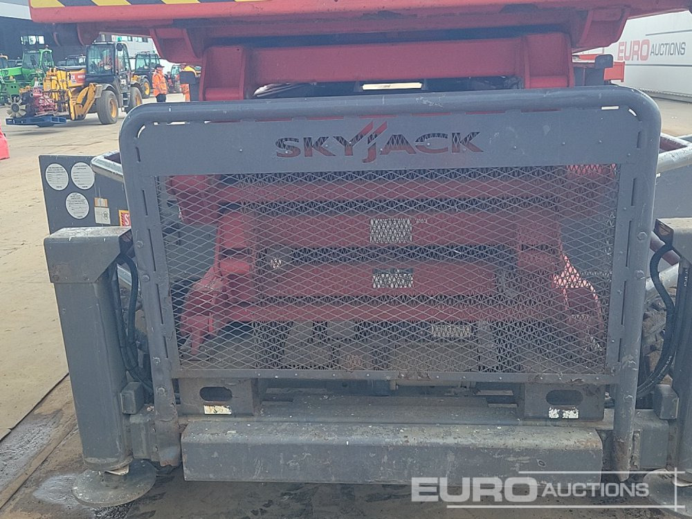 Aerial platform 2013 SkyJack SJ8841: picture 23