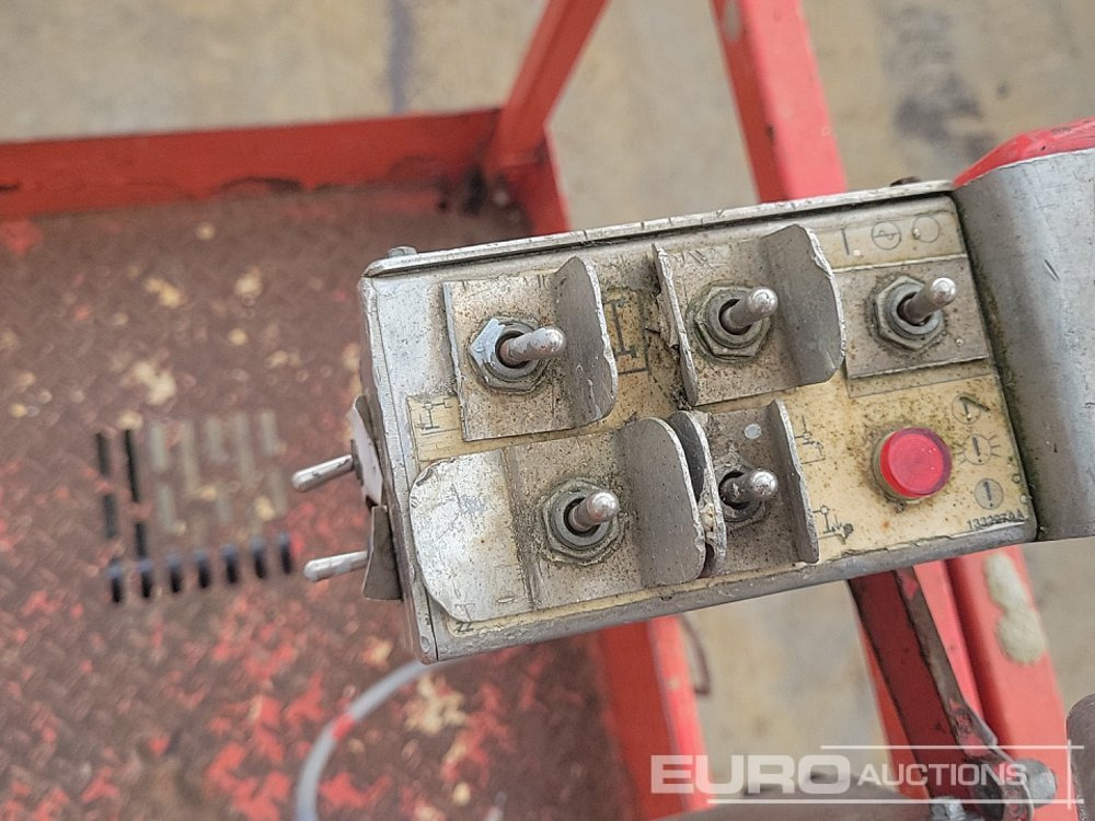 Aerial platform 2013 SkyJack SJ8841: picture 43