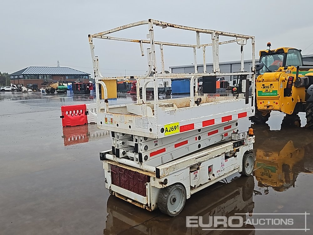 2014 Haulotte Compact 10 - Aerial platform: picture 5 2014 Haulotte Compact 10 - Aerial platform: picture 5