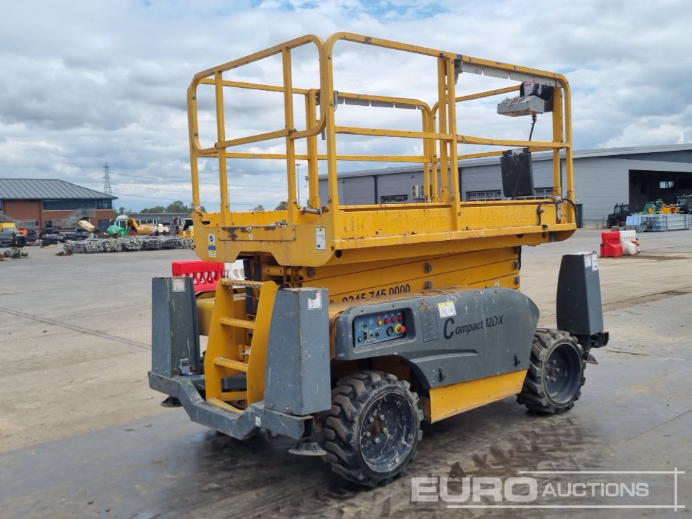 2014 Haulotte Compact 12DX - Aerial platform: picture 5 2014 Haulotte Compact 12DX - Aerial platform: picture 5