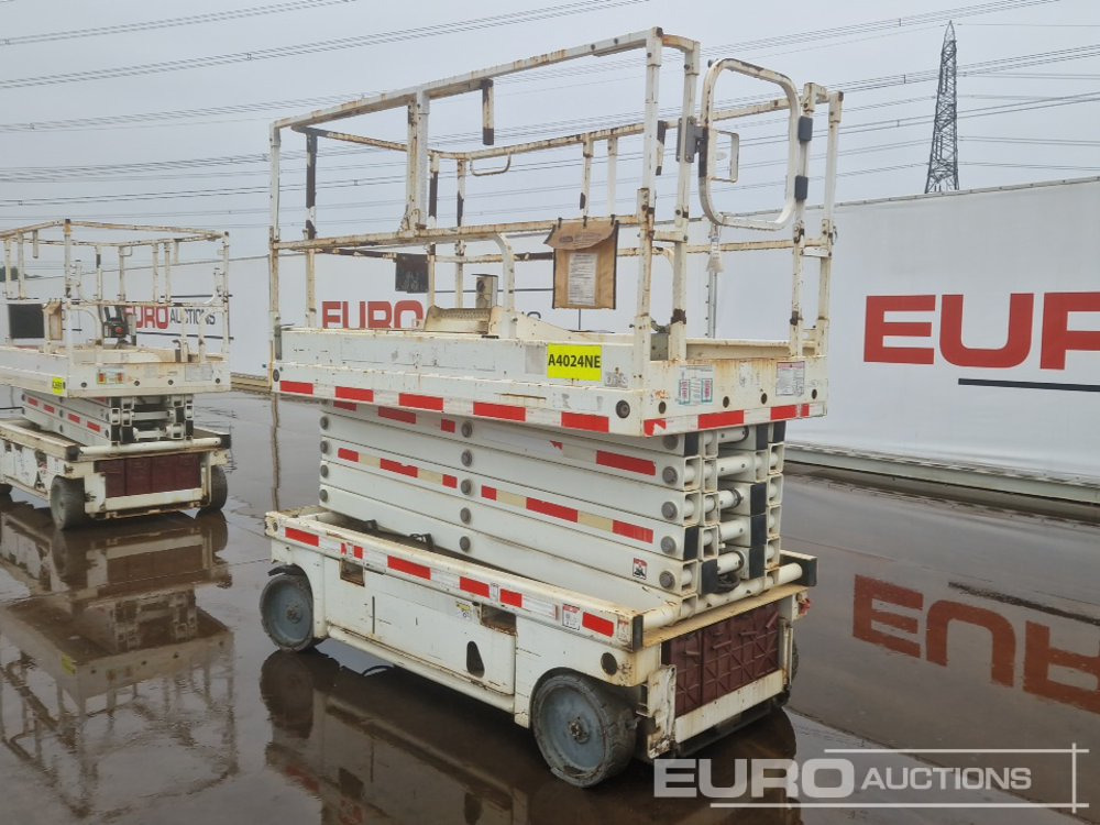 2014 Haulotte Compact 14 - Aerial platform: picture 3 2014 Haulotte Compact 14 - Aerial platform: picture 3