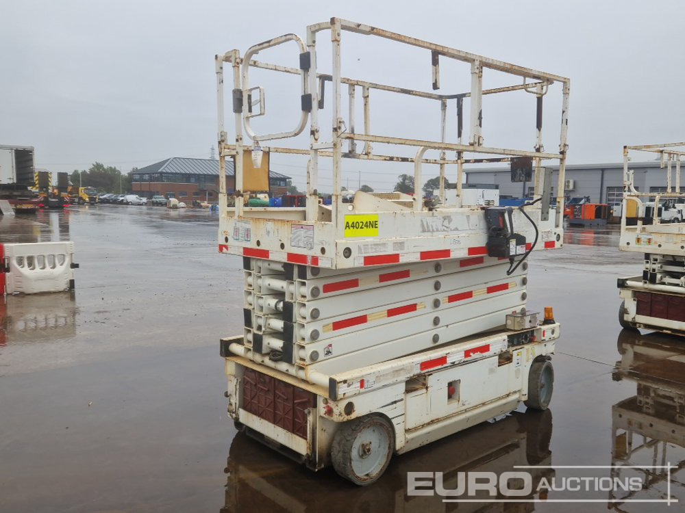 2014 Haulotte Compact 14 - Aerial platform: picture 5 2014 Haulotte Compact 14 - Aerial platform: picture 5