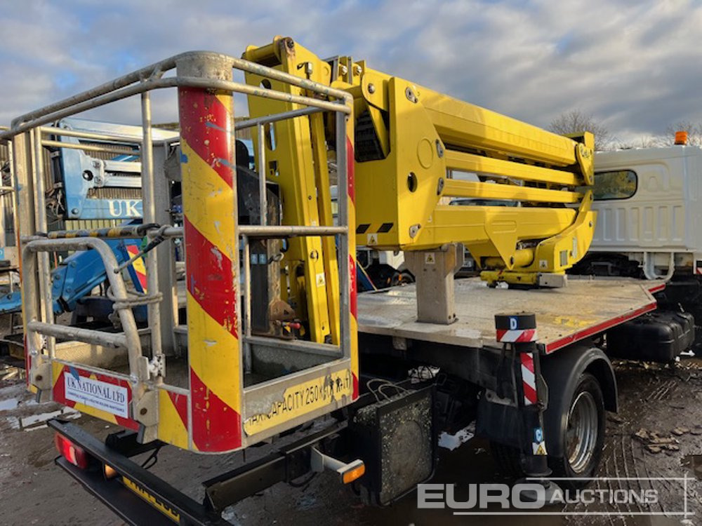 2014 Nissan NT400 CABSTAR - Truck mounted aerial platform: picture 4 2014 Nissan NT400 CABSTAR - Truck mounted aerial platform: picture 4