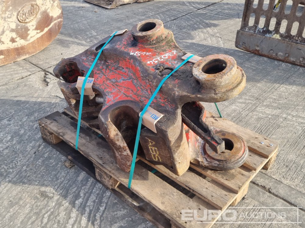 2016 Miller Hydraulic Double Lock QH 100mm Pin to suit 40 Ton Excavator - Quick coupler: picture 3 2016 Miller Hydraulic Double Lock QH 100mm Pin to suit 40 Ton Excavator - Quick coupler: picture 3