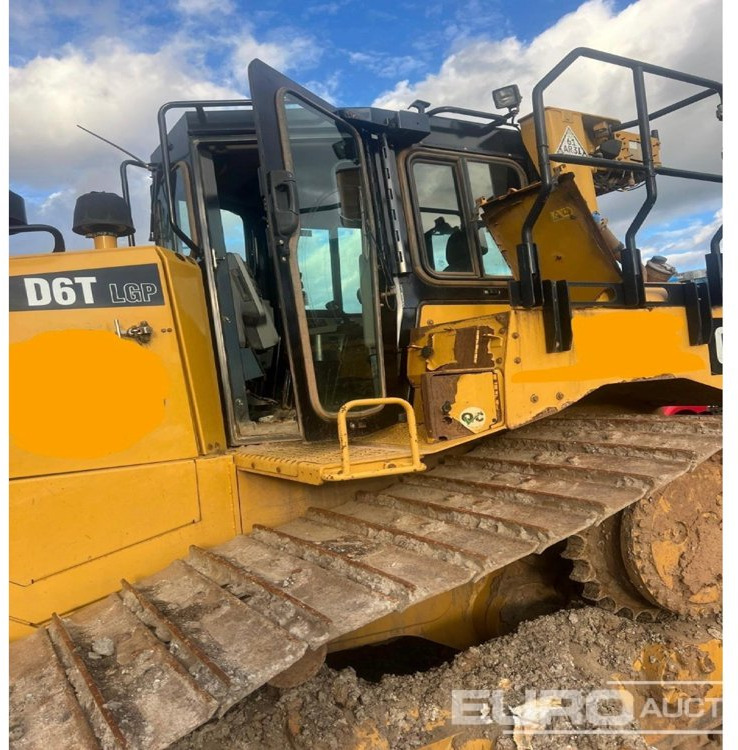 2017 CAT D6T - Bulldozer: picture 2 2017 CAT D6T - Bulldozer: picture 2