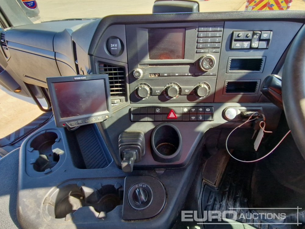 Tipper 2017 Mercedes Arocs 3240: picture 41